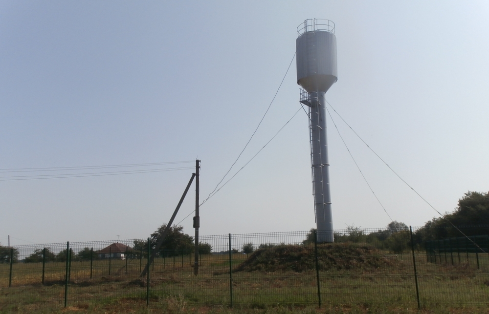 водонапірна вежа с. Максимівки.jpg
